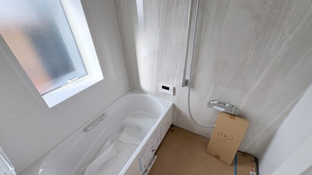 西軽井沢 追分エリア 山々を望む新築戸建の浴室