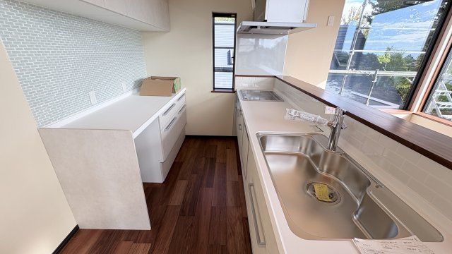 西軽井沢 追分エリア 山々を望む新築戸建のキッチン