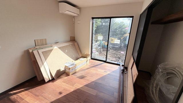 西軽井沢 追分エリア 山々を望む新築戸建の洋室