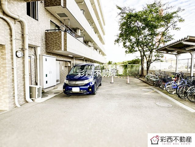 ライオンズマンション入間の駐車場
