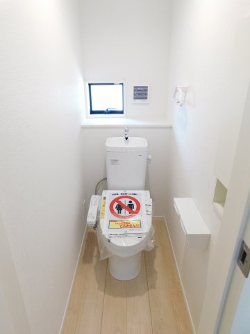 海部郡大治町大字八ツ屋字裏畑の新築一戸建のトイレ|◇トイレ◇　　１・２階ウォシュレット　節水タイプ