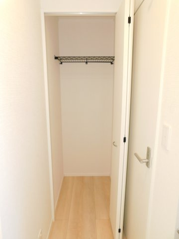 海部郡大治町大字八ツ屋字裏畑の新築一戸建の収納|◇２階ホール収納◇　　掃除道具の収納や日用品のストックに便利です！