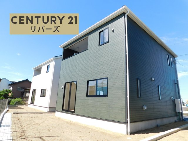 海部郡大治町大字八ツ屋字裏畑の新築一戸建の外観|◇２号棟◇　　新価格！！いつでも見学出来ます♪（お問合せ当日、平日、水曜、夜間もＯＫ）　敷地５３．６０坪！　駐車並列４台ＯＫ　ＥＶ充電設備・防犯カメラ搭載！　続き間ＬＤＫ２０．７帖！　南に広い庭付き♪
