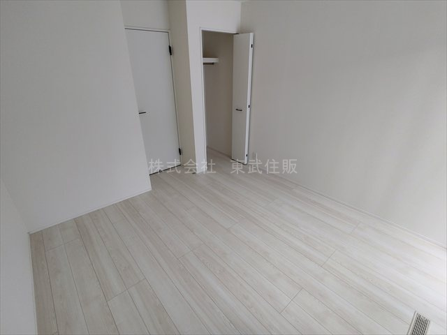 【洋室】 | 東松山市石橋　23　2期　全4棟　2号棟 | 洋室6.37帖、使い勝手のいい洋室です