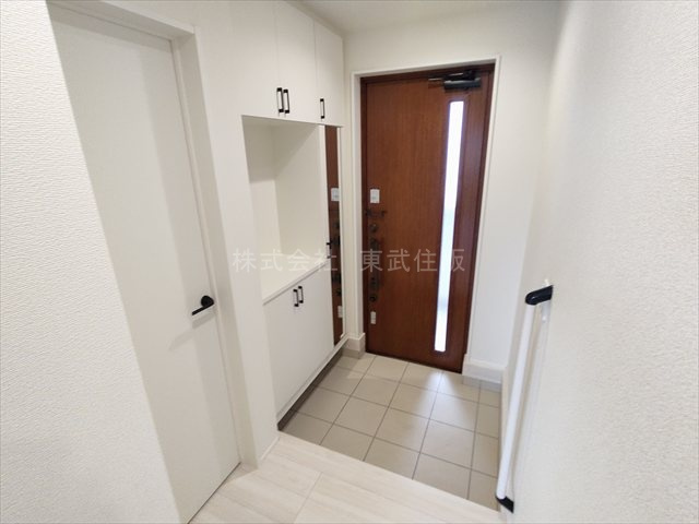 【玄関】 | 東松山市石橋　23　2期　全4棟　2号棟 | 収納もある玄関です