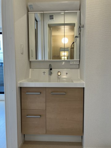 サニーコート伏見の独立洗面台