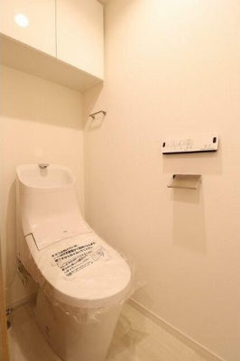 【トイレ】 | ミレドゥーエ中野 | 温水洗浄便座。