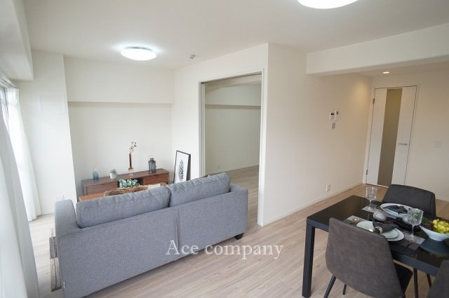 【居間・リビング】の画像