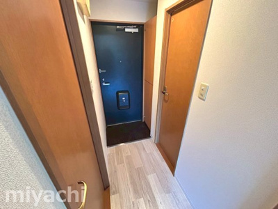 【玄関】 | クリスタルハイツⅡ