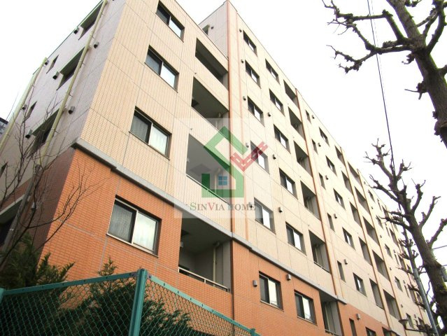 ポルトドゥヴァンドームの外観