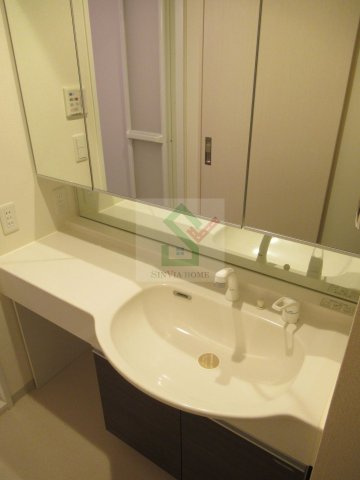 ポルトドゥヴァンドームの独立洗面台