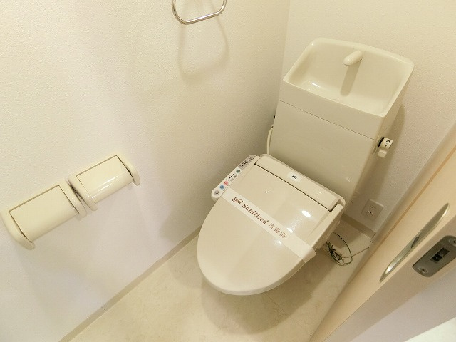 オークロシェのトイレ