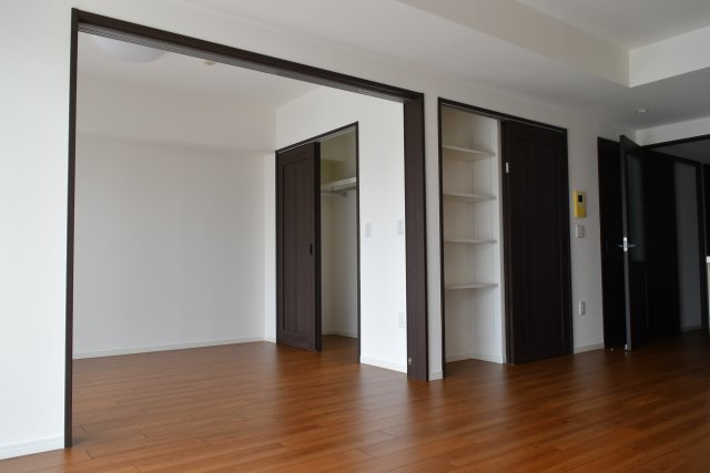 国分寺市西町３丁目の中古マンションの居間・リビング