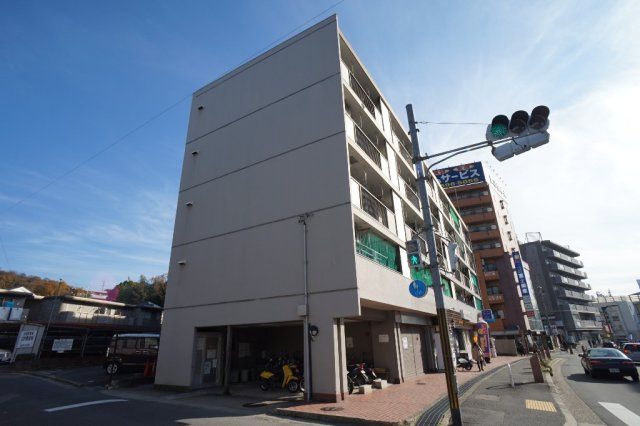 近鉄東生駒コーポの外観