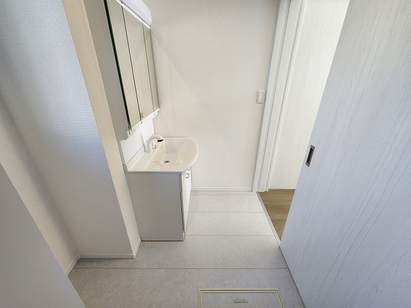 小牧市安田町　新築戸建　B号棟の洗面所|スペースが確保できる洗面所です