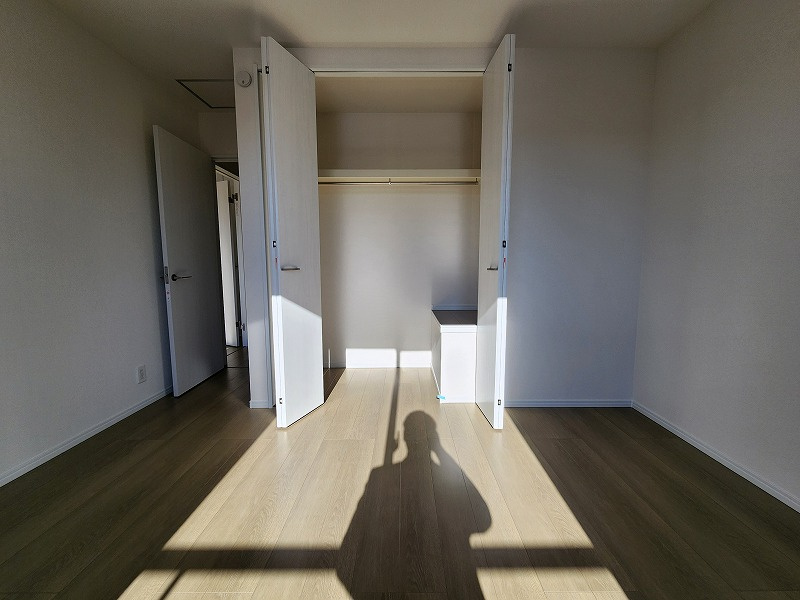 小牧市安田町　新築戸建　B号棟の洋室|落ち着いた色調の洋室です