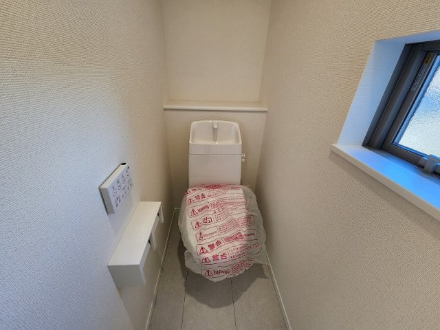 小牧市安田町　新築戸建　B号棟のトイレ|2階のトイレです