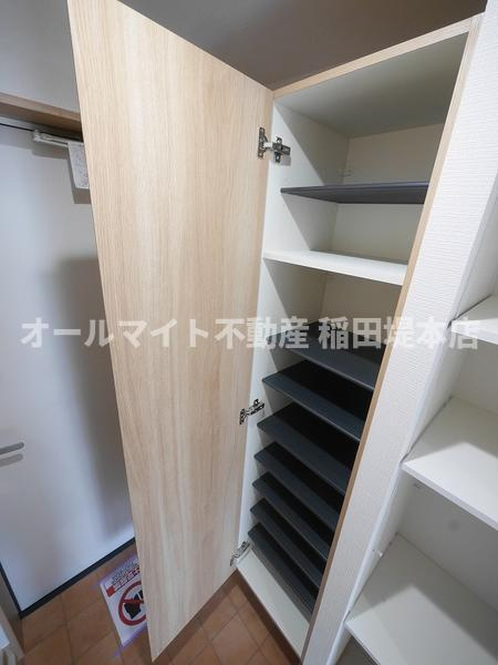 川崎市多摩区宿河原５丁目のアパートの収納