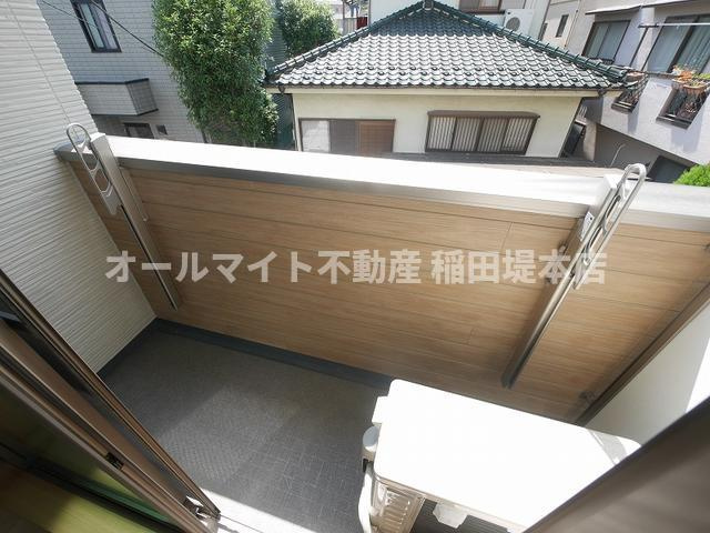 川崎市多摩区宿河原５丁目のアパートのバルコニー