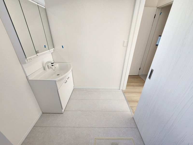 小牧市安田町　新築戸建　A号棟の洗面所|ゆったりとスペースのある洗面所