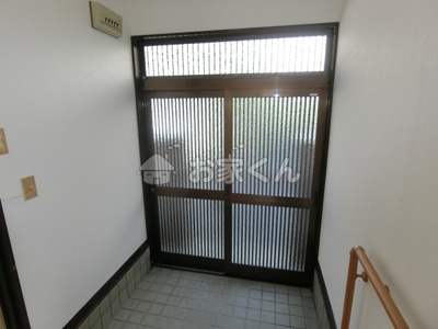【玄関】 | 前原町1丁目15-28貸家