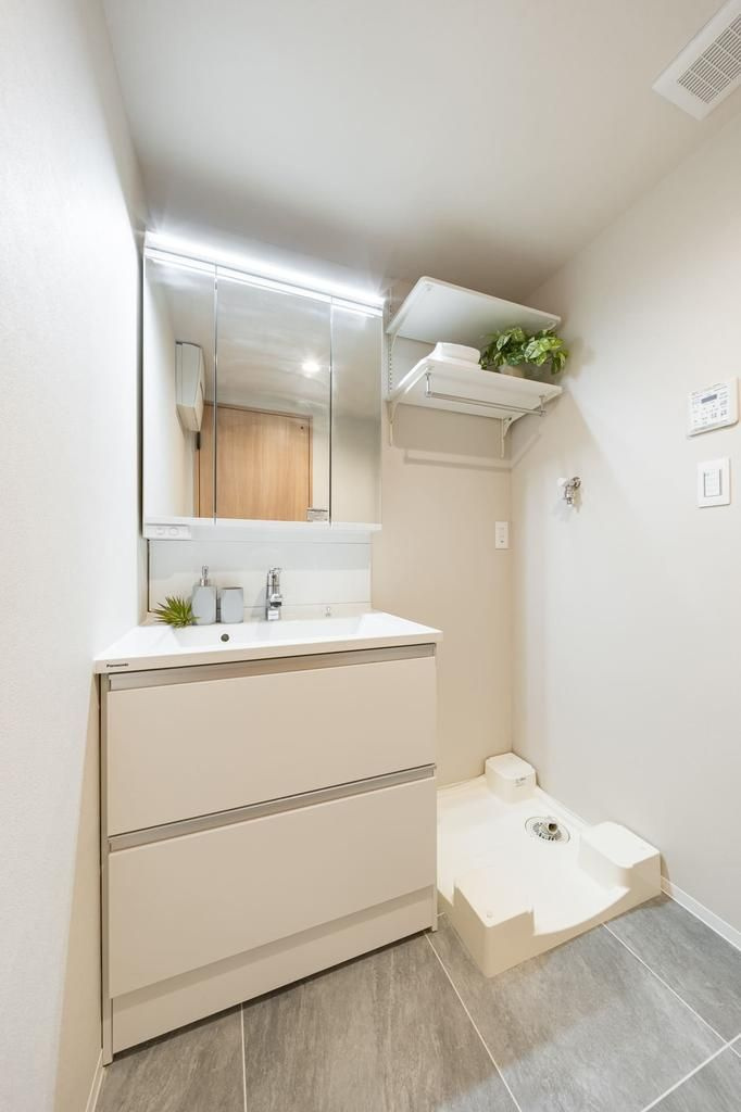 小金井市緑町５丁目の中古マンションの独立洗面台