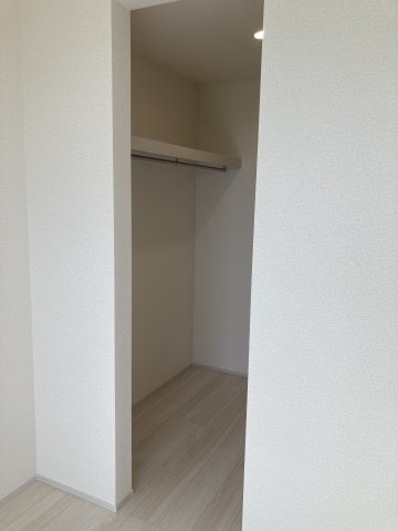 第3富士見町時沢　新築戸建　6号棟の収納|2階洋室1収納ウオークインクローゼットです