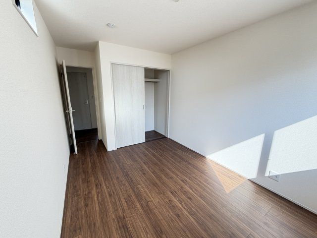 第3富士見町時沢　新築戸建　6号棟の収納|2階洋室1収納ウオークインクローゼットです