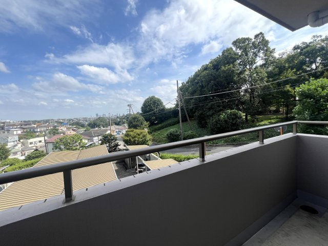 メゾネットタイプ専有面積１３０㎡！【横浜星の丘ビューシティ】のバルコニー|バルコニーがあります