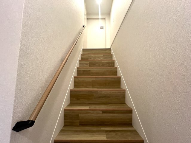 メゾネットタイプ専有面積１３０㎡！【横浜星の丘ビューシティ】の内装|明るい色調の室内です