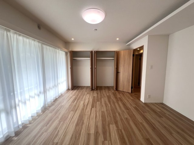 メゾネットタイプ専有面積１３０㎡！【横浜星の丘ビューシティ】の洋室|きれいな洋室です