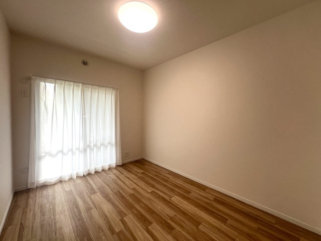 メゾネットタイプ専有面積１３０㎡！【横浜星の丘ビューシティ】の洋室|広々とした洋室です