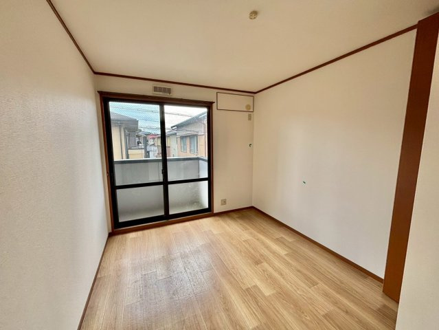 前田メゾネットの洋室