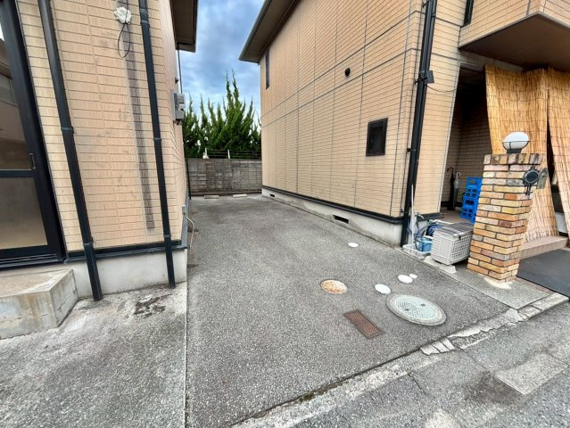 前田メゾネットの駐車場