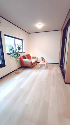 衣摺3丁目中古戸建の居間・リビング