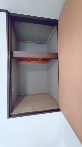 衣摺3丁目中古戸建の収納|寝室