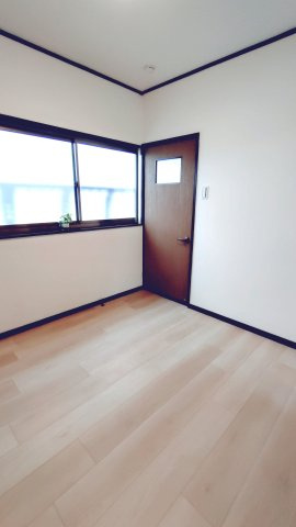 衣摺3丁目中古戸建の洋室