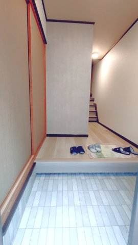 衣摺3丁目中古戸建の玄関