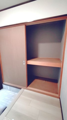 衣摺3丁目中古戸建の収納|玄関収納