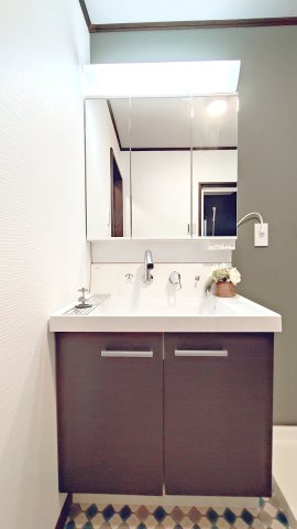 衣摺3丁目中古戸建の独立洗面台