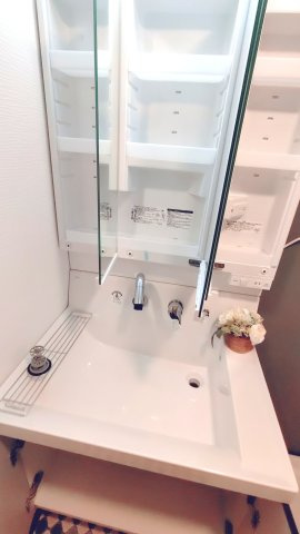 衣摺3丁目中古戸建の独立洗面台