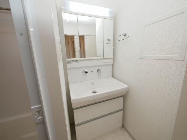 セレーナコンフォルト天神橋　の洗面所|セレーナコンフォルト天神橋　独立洗面化粧台