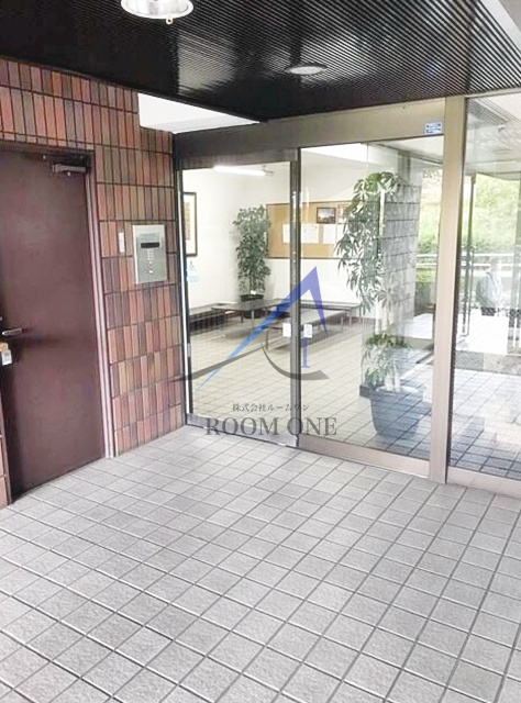 ザ・クレストのエントランス|エントランスです。