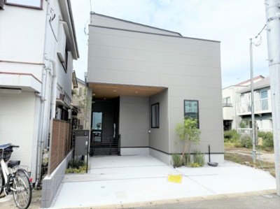 【外観】 | 【仲介手数料４９０万円が無料！！】■プレミアム仕様■４ＬＤＫ＋車庫■収納たっぷり■制震ダンパー | 【お得な諸費用サービスキャンペーン中！！】
詳細は「物件概要」の「諸費用」欄をご確認下さい！
■プレミアム仕様
■４ＬＤＫ＋車庫
■収納たっぷり
■制震ダンパー
■ＺＥＨ水準住宅
■省エネ性能ラベル