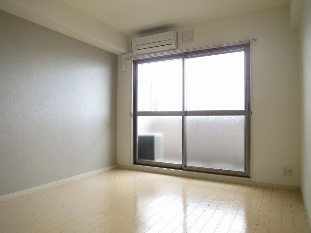 ソレアードコートの洋室