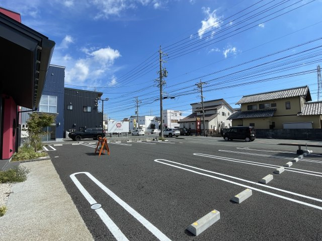 原島町貸店舗の駐車場