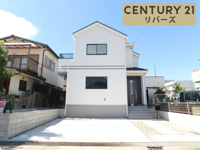 津島市唐臼町油田の新築一戸建の外観|◇限定１棟◇　　新価格！！いつでも見学出来ます♪（お問合せ当日、平日、水曜、夜間でもＯＫ）　敷地４３．６６坪　駐車並列３台ＯＫ　南に人工芝の庭付き♪　全室南向き！　閑静な住宅街で住みやすい立地！