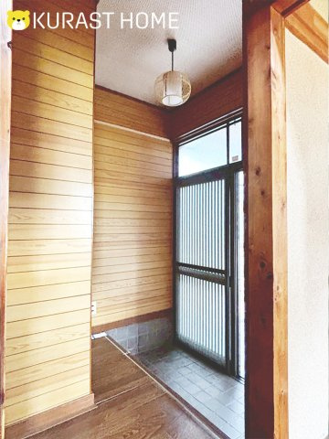 京都市西京区下津林南中島町　中古戸建の玄関