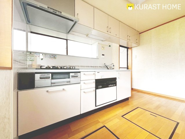 京都市西京区下津林南中島町　中古戸建のキッチン