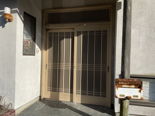 九十九里海岸住宅の玄関